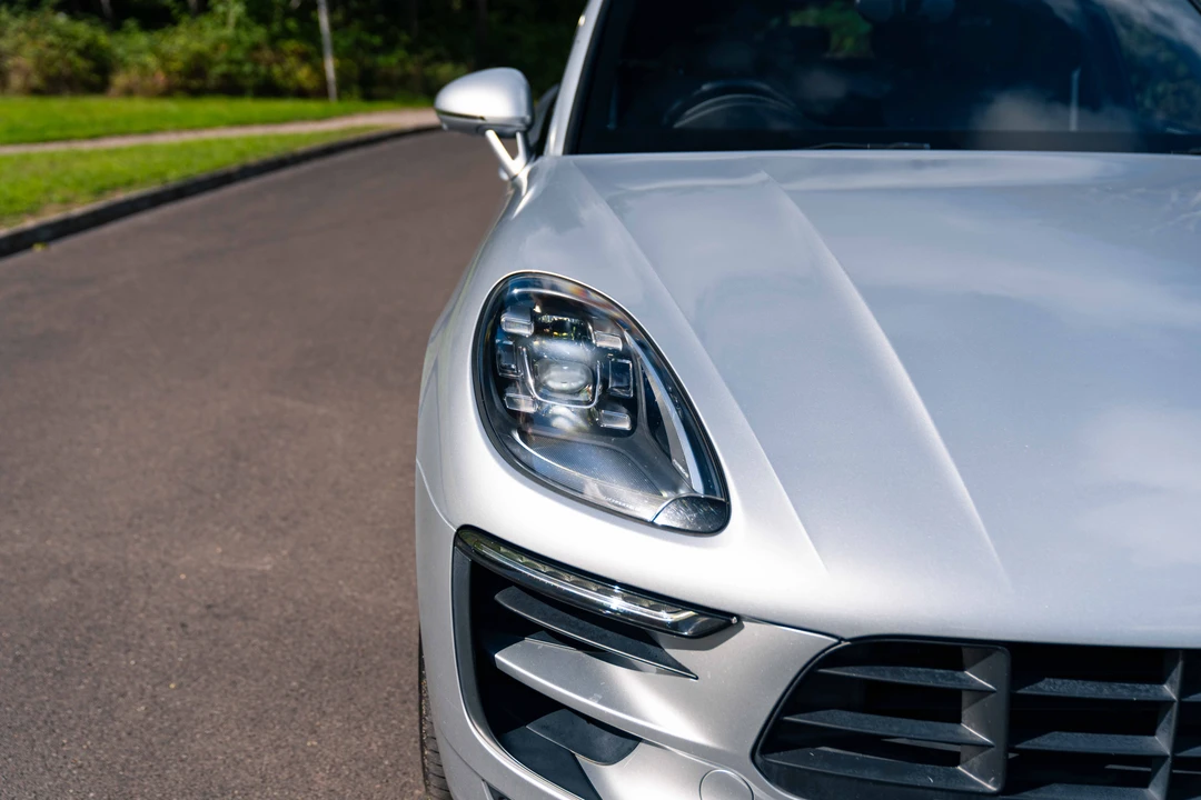 2017 Porsche Macan GTS - Image 11 of 31