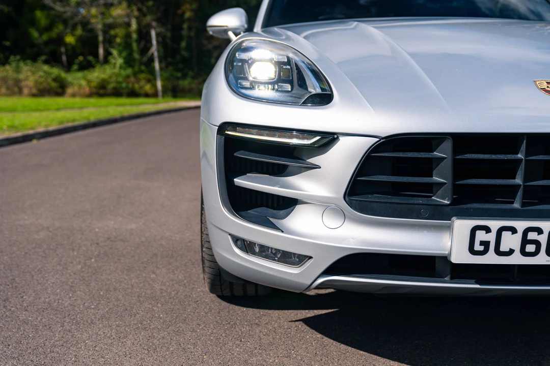 2017 Porsche Macan GTS - Image 12 of 31