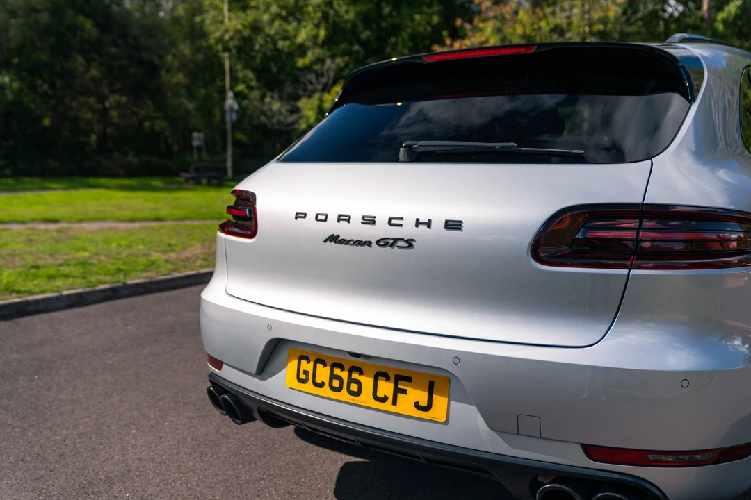 2017 Porsche Macan GTS - Image 22 of 31