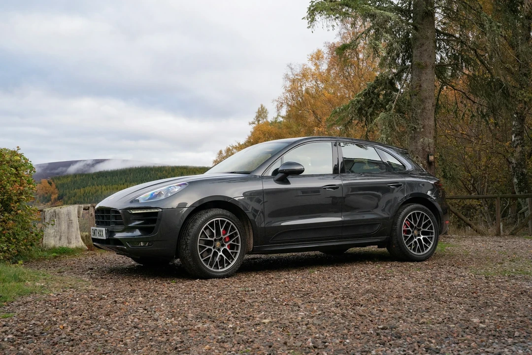 2017 Porsche Macan GTS - Image 18 of 21