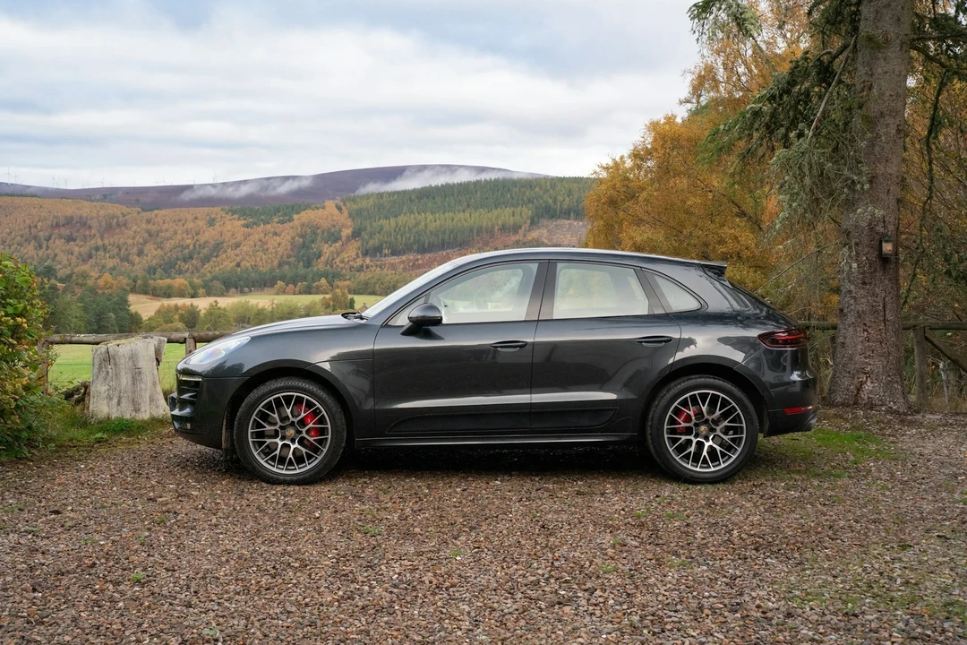 2017 Porsche Macan GTS - Image 20 of 21