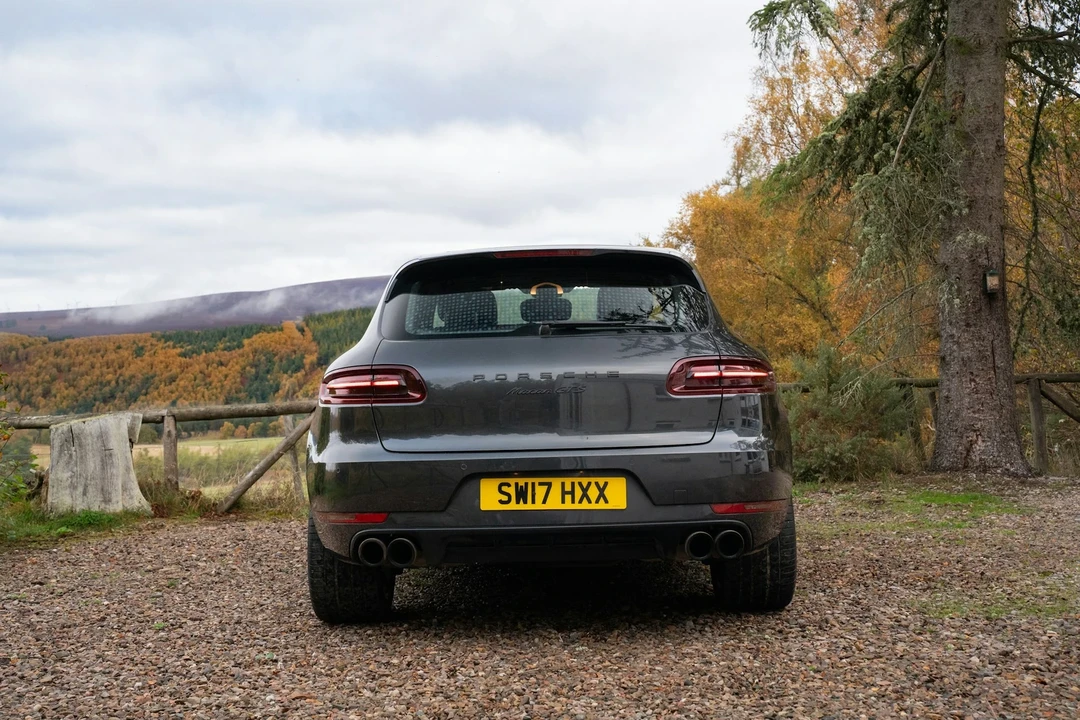 2017 Porsche Macan GTS - Image 14 of 21