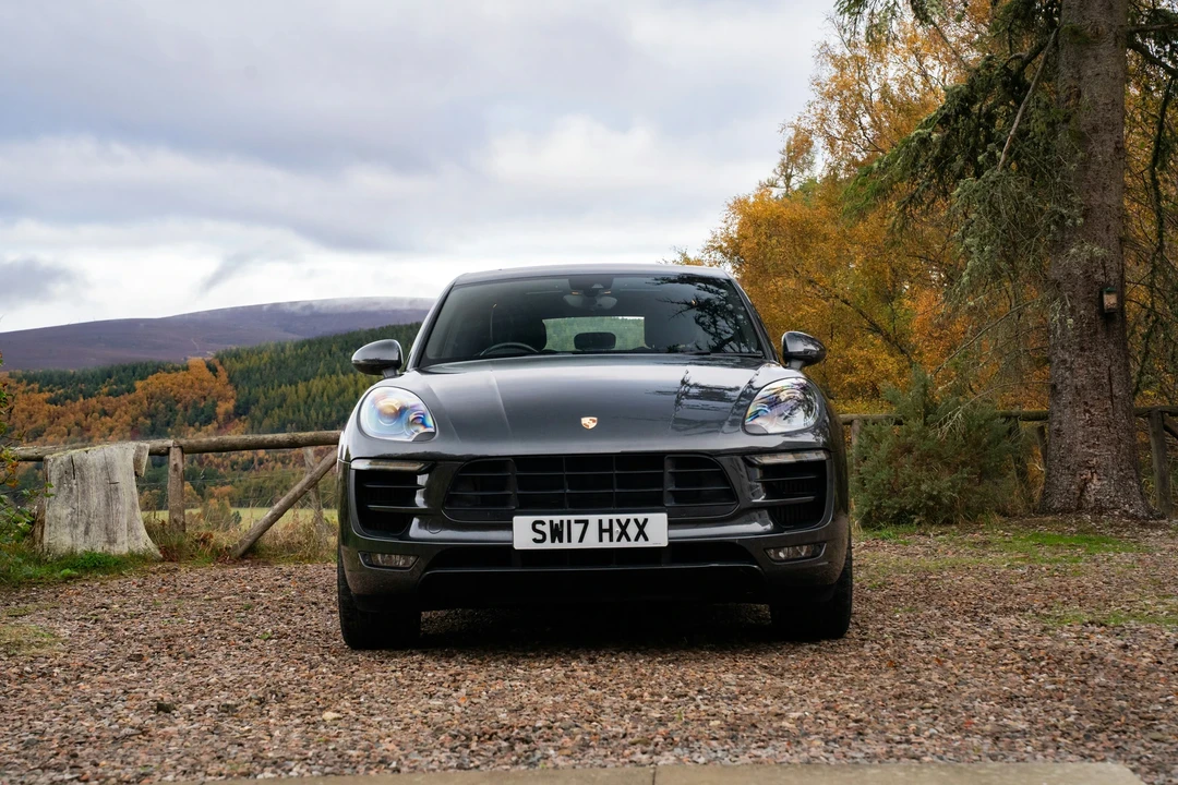 2017 Porsche Macan GTS - Image 2 of 21