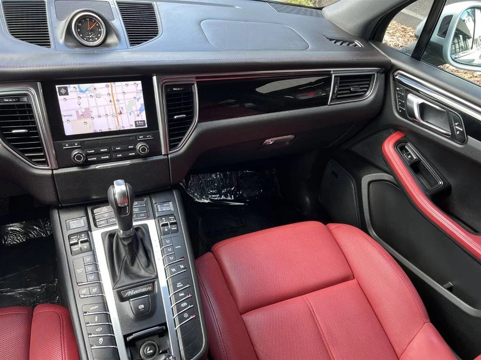 2017 Porsche Macan GTS - Image 7 of 11