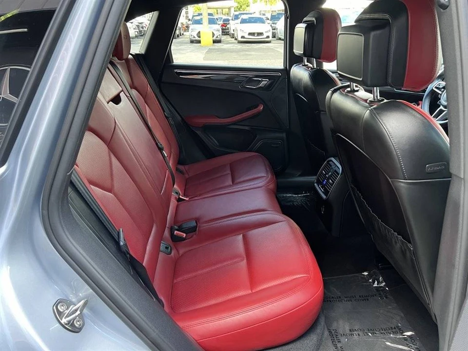 2017 Porsche Macan GTS - Image 5 of 11