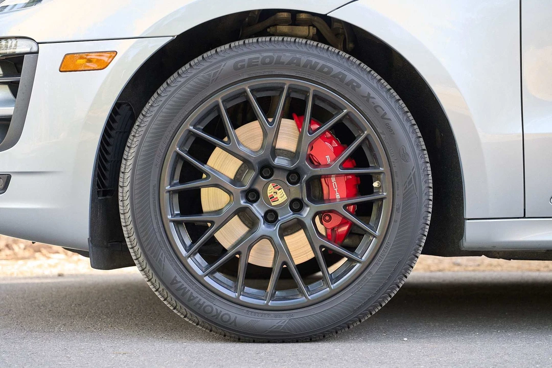 2017 Porsche Macan GTS - Image 8 of 20