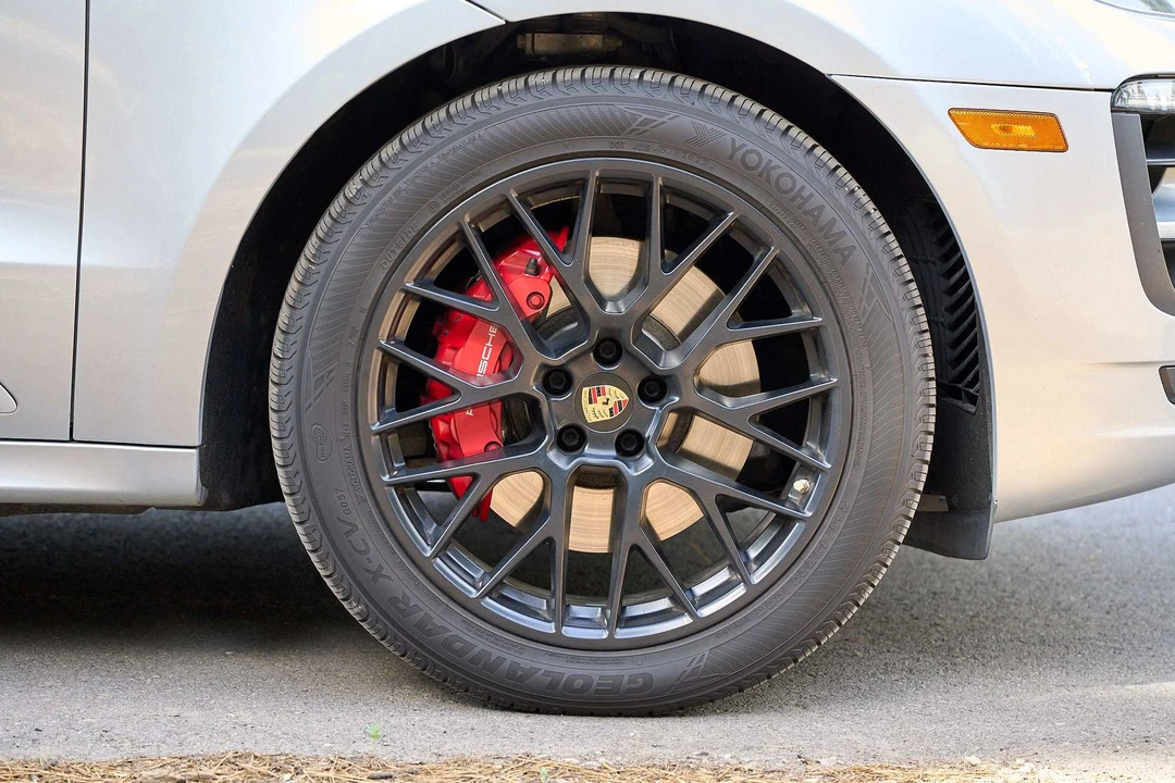 2017 Porsche Macan GTS - Image 9 of 20