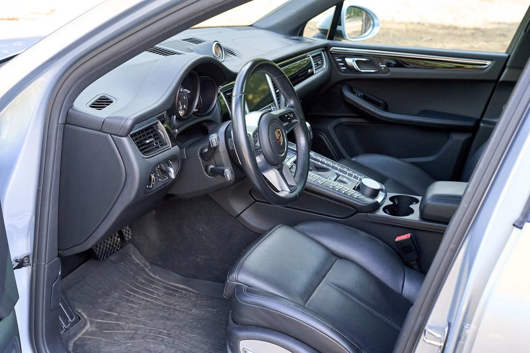 2017 Porsche Macan GTS - Image 11 of 20