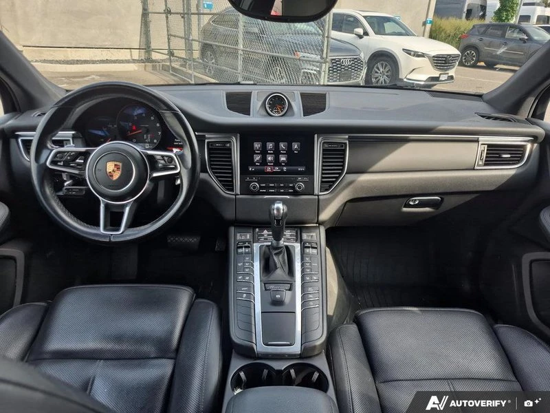 2017 Porsche Macan - Image 18 of 19