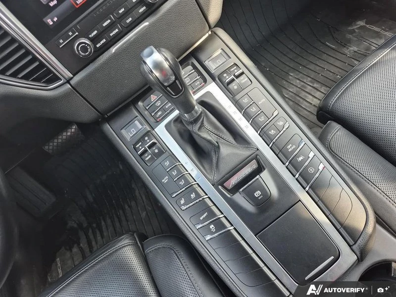 2017 Porsche Macan - Image 12 of 19