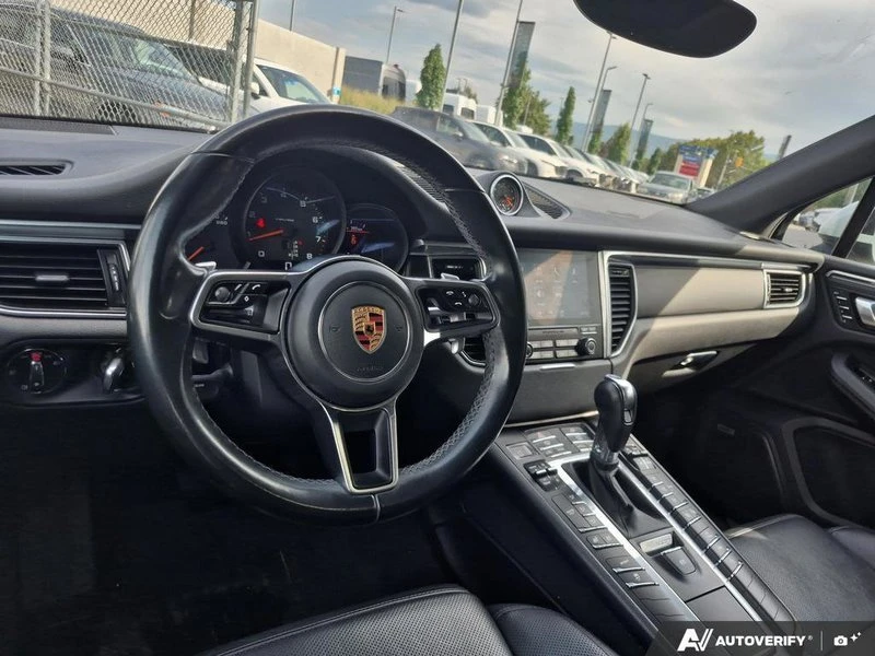 2017 Porsche Macan - Image 9 of 19