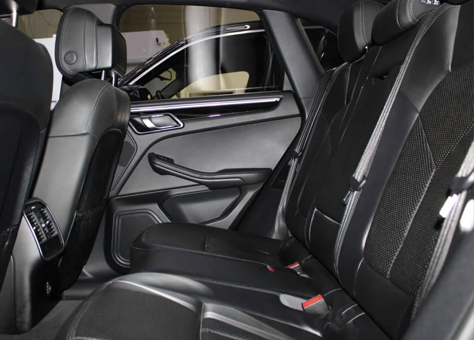 2017 Porsche Macan - Image 11 of 14