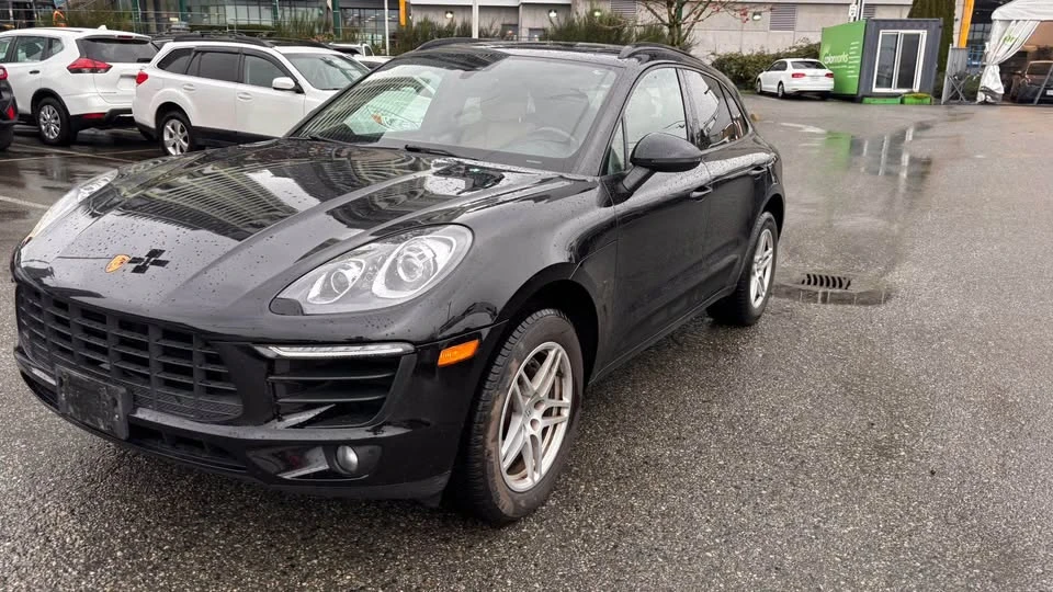 2017 Porsche Macan - Image 2 of 13