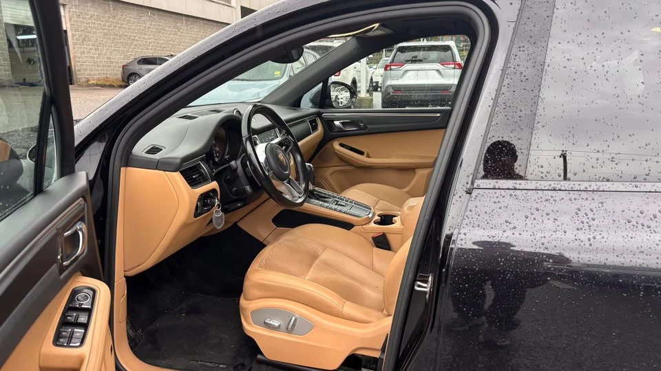 2017 Porsche Macan - Image 9 of 13
