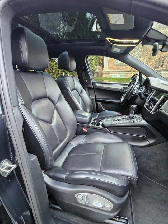 2017 Porsche Macan - Image 12 of 15
