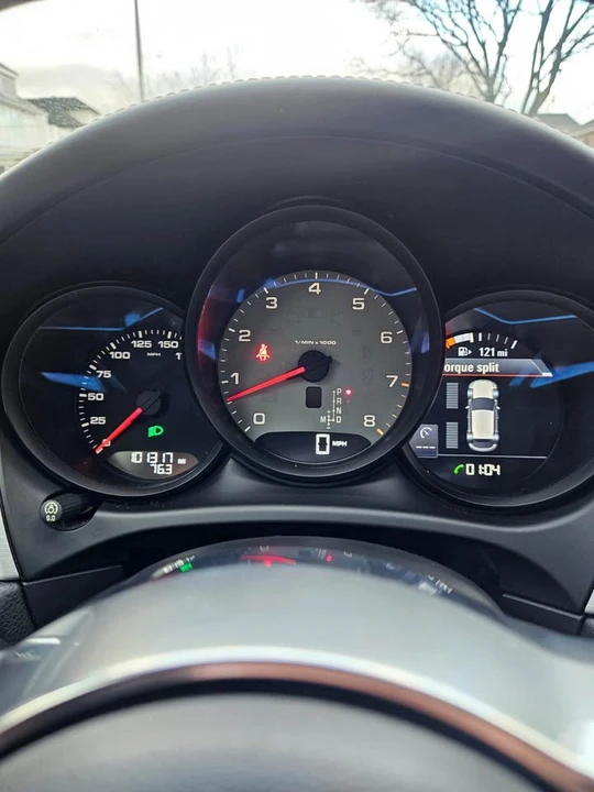 2017 Porsche Macan - Image 14 of 15