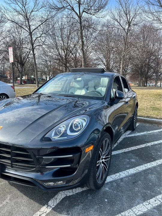 2017 Porsche Macan - Image 6 of 9