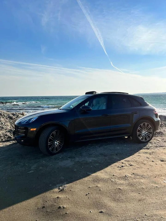 2017 Porsche Macan - Image 2 of 9
