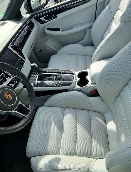 2017 Porsche Macan - Image 9 of 9