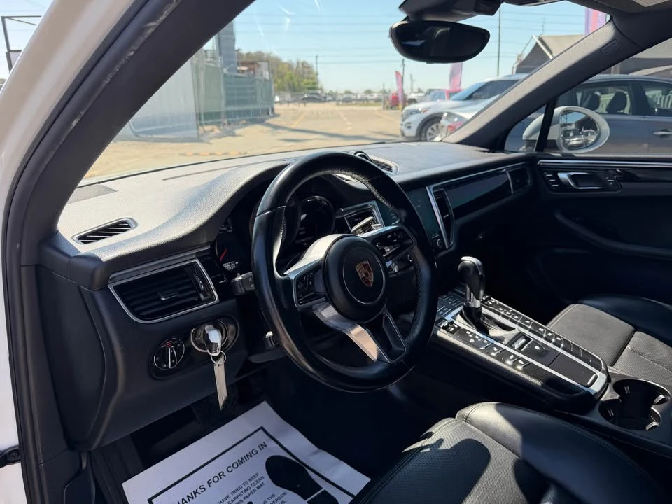 2017 Porsche Macan - Image 19 of 19