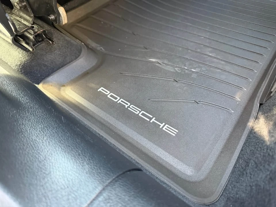 2017 Porsche Macan - Image 11 of 19