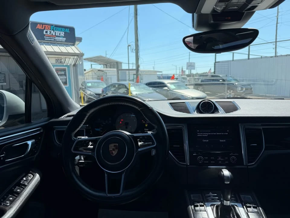 2017 Porsche Macan - Image 10 of 19