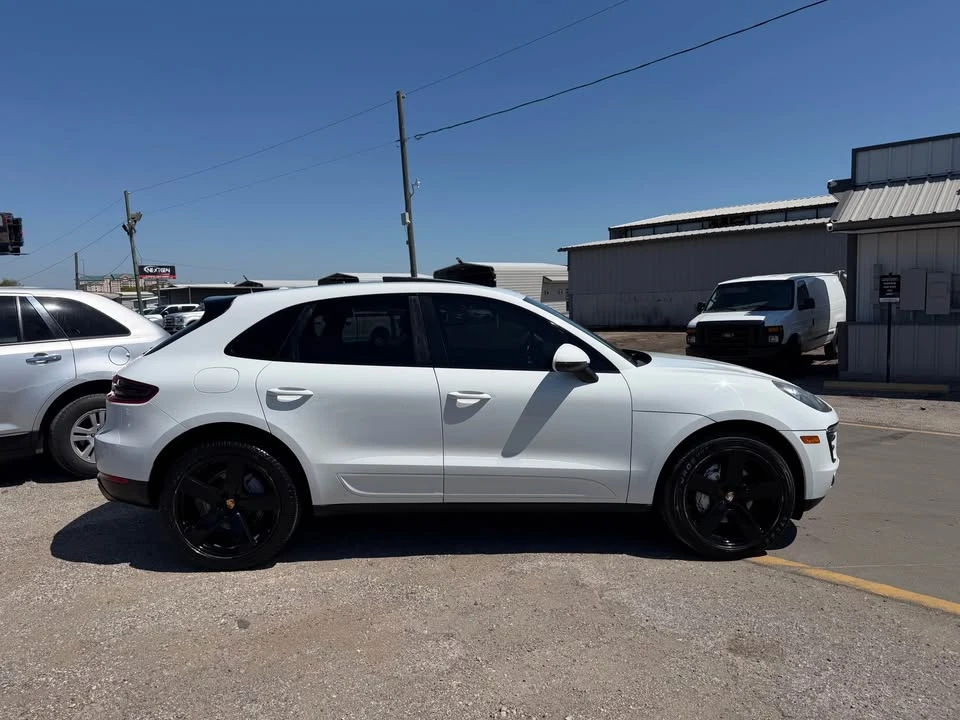 2017 Porsche Macan - Image 2 of 19