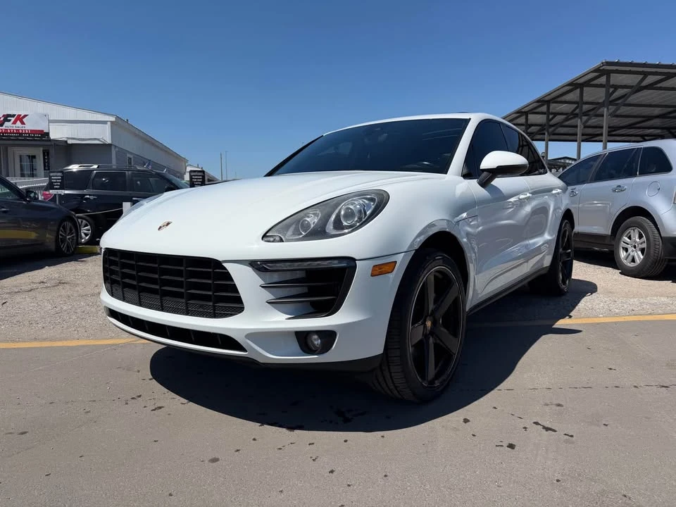 2017 Porsche Macan - Image 4 of 19