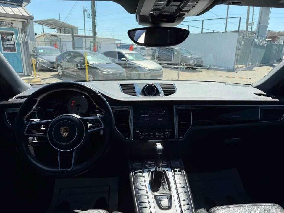 2017 Porsche Macan - Image 8 of 19