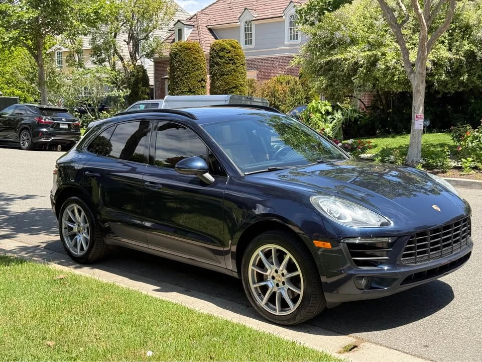 2017 Porsche Macan - Image 4 of 4