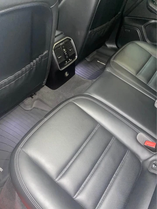2017 Porsche Macan - Image 8 of 16