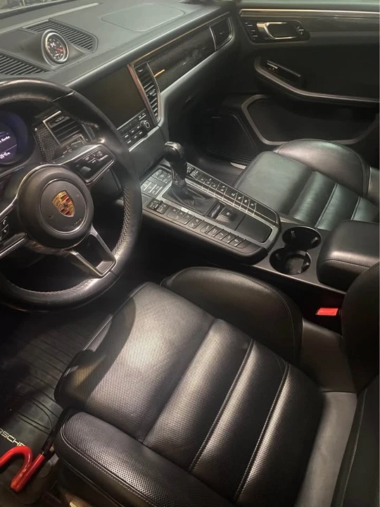 2017 Porsche Macan - Image 5 of 16