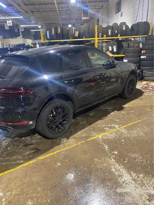 2017 Porsche Macan - Image 14 of 16