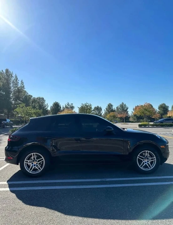 2017 Porsche Macan - Image 2 of 9
