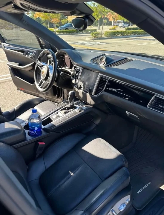 2017 Porsche Macan - Image 7 of 9