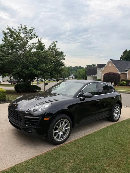 2017 Porsche Macan - Image 2 of 13