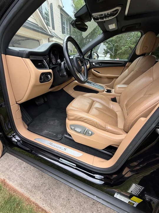 2017 Porsche Macan - Image 9 of 13
