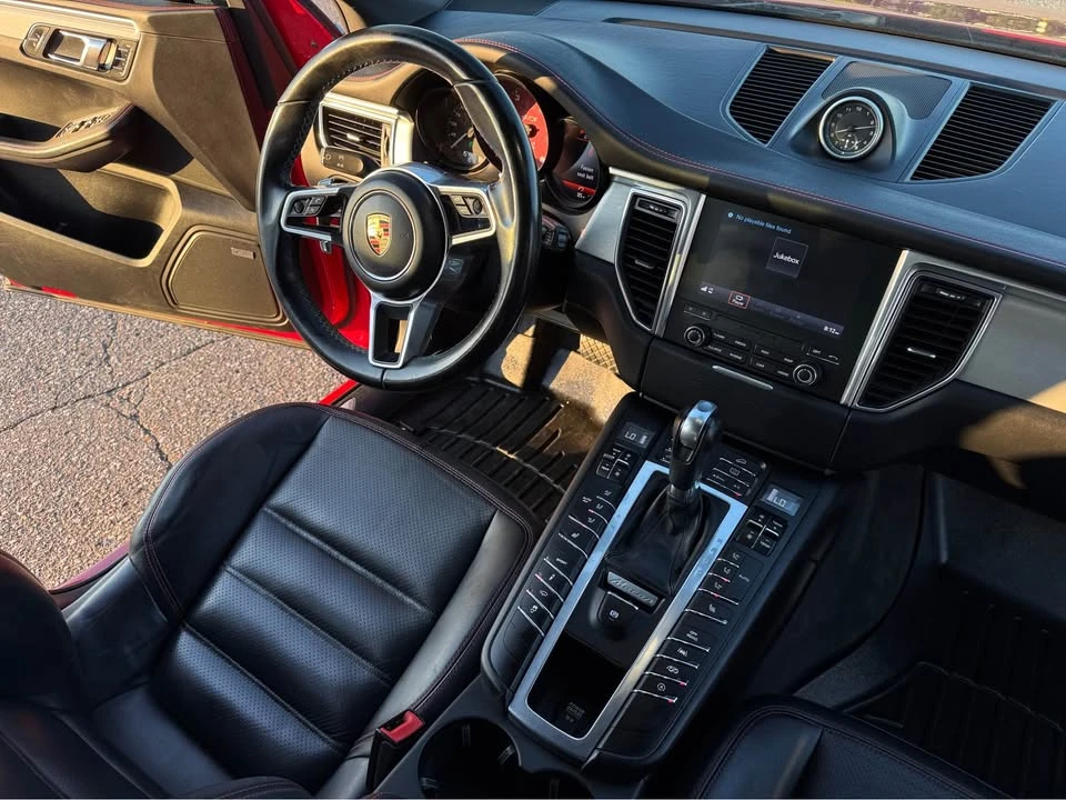2017 Porsche Macan - Image 10 of 10