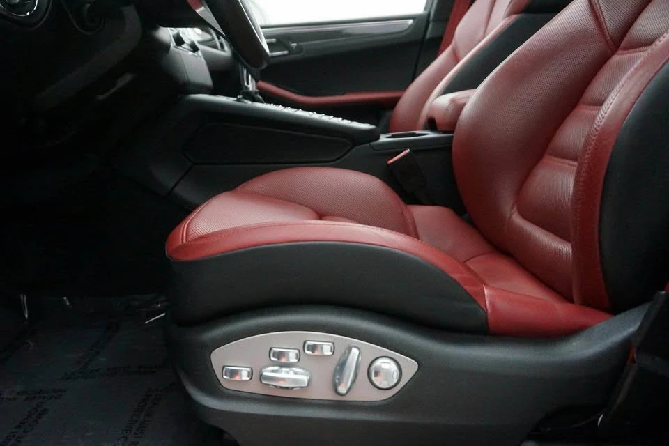 2017 Porsche Macan - Image 6 of 9
