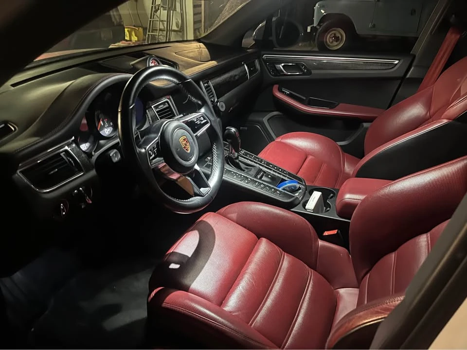 2017 Porsche Macan - Image 2 of 9