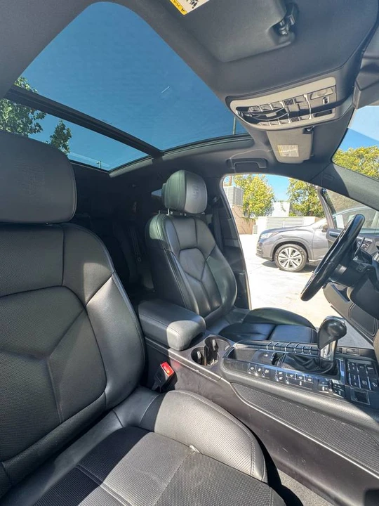 2017 Porsche Macan - Image 17 of 24