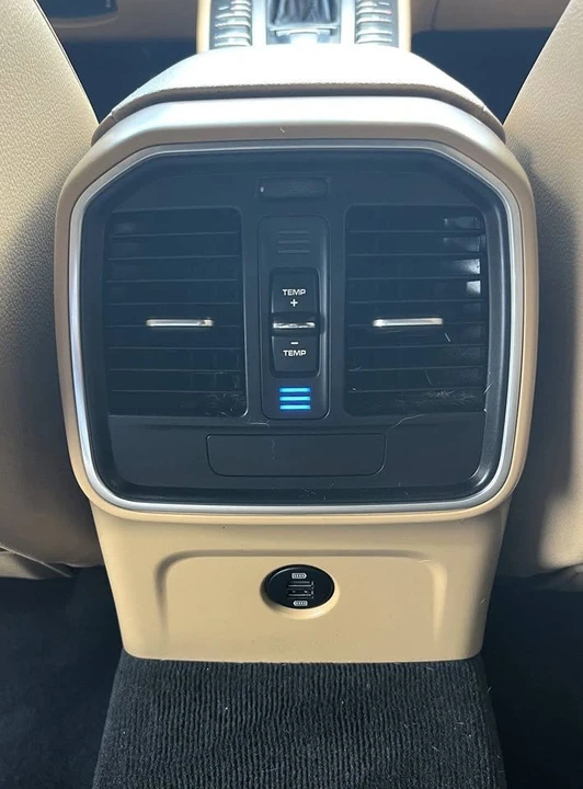 2017 Porsche Macan - Image 13 of 19