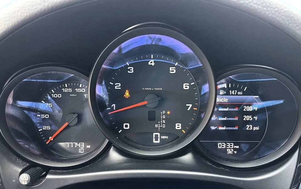 2017 Porsche Macan - Image 17 of 19