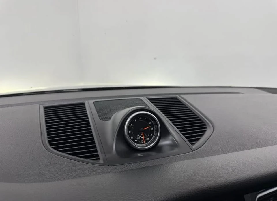 2017 Porsche Macan - Image 6 of 10