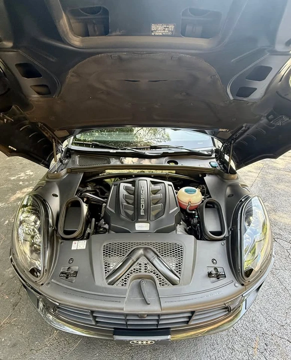 2017 Porsche Macan - Image 18 of 20