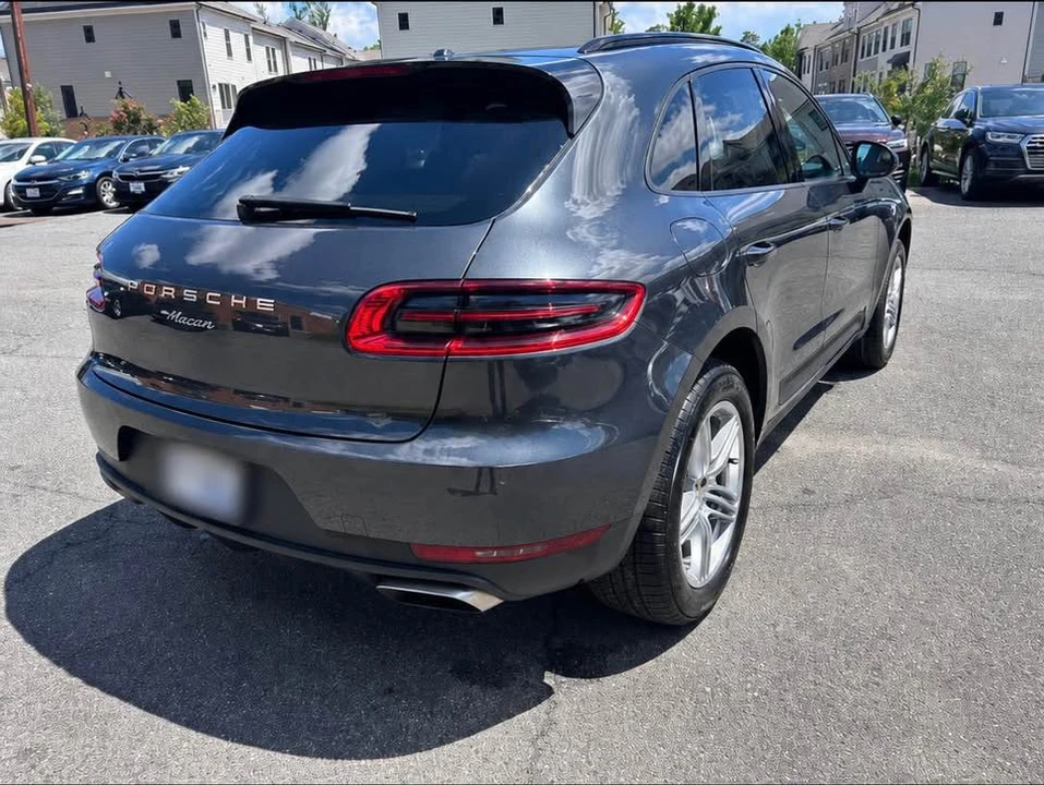 2017 Porsche Macan - Image 2 of 10
