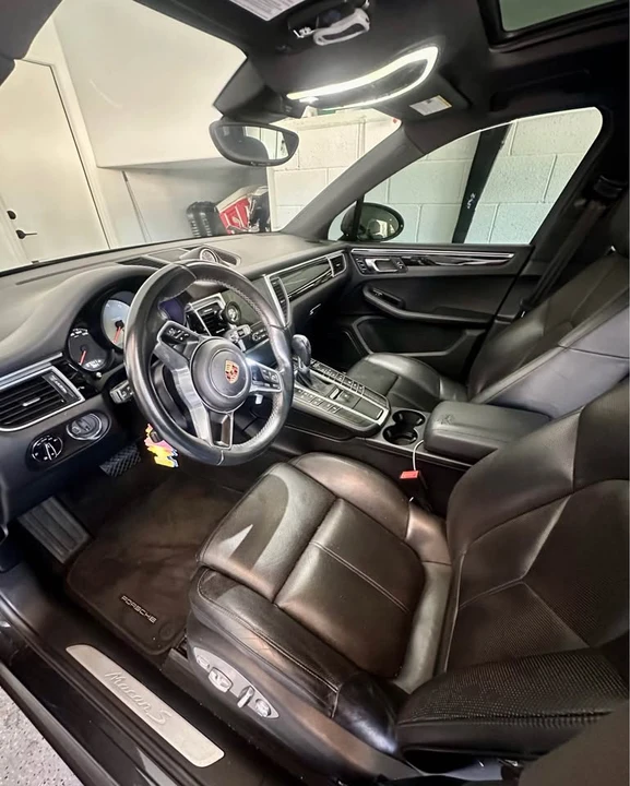 2017 Porsche Macan - Image 8 of 12