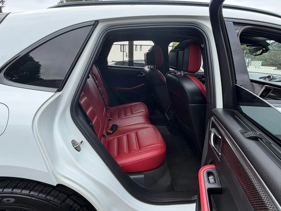 2017 Porsche Macan - Image 12 of 19