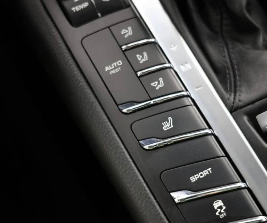 2017 Porsche Macan - Image 8 of 10