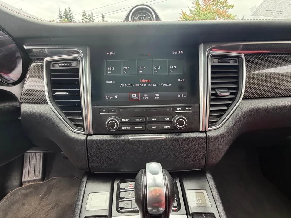 2017 Porsche Macan - Image 17 of 19